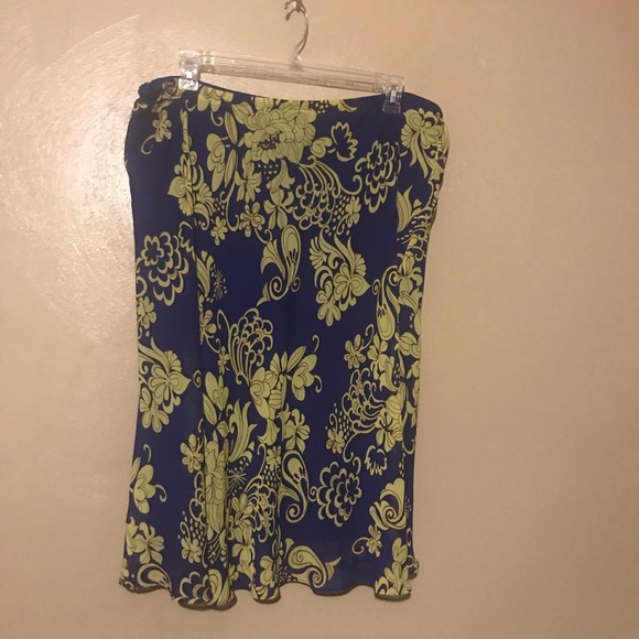 Dresses & Skirts - Skirt size 24W, polyester and lined